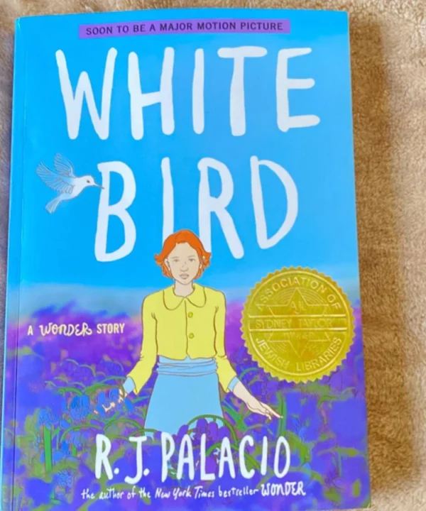 White Bird: A Wonder Story (A Graphic Novel)