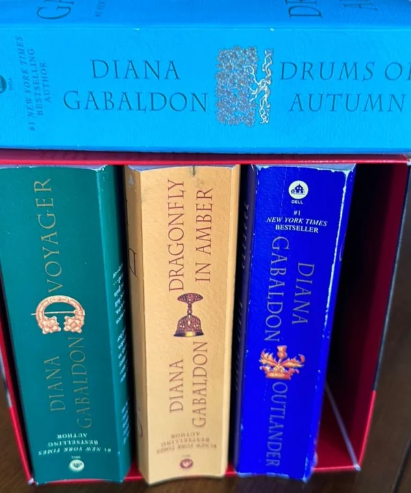 Outlander 4-Copy Boxed Set