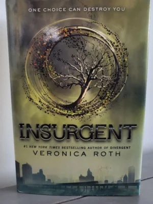 Insurgent (BOOK 2)